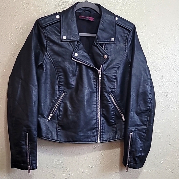 Moto jacket size M Black Zipper closure great pre-owned condition casual - Picture 1 of 13